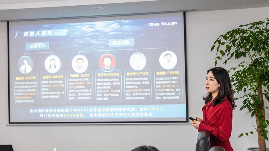 叶局长参观beat365在线唯一官网科技实验室